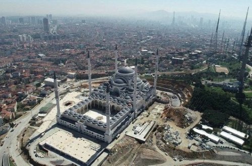 Dünyanın ən böyük məscidi İstanbulda tikilib – VİDEO