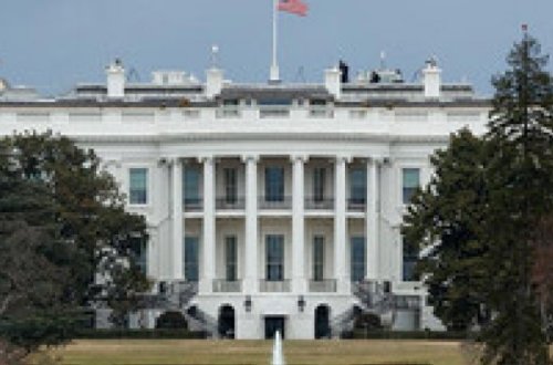 Trampın müşavirinin I müavini vəzifəsindən istefa verib