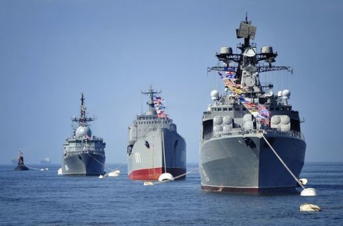Rusiya gəmiləri Suriyadakı bazasını tərk etdi