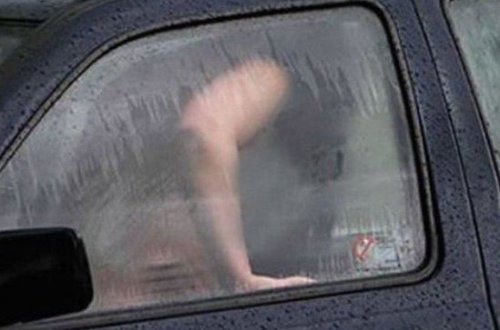 28 yaşlı məşhur avtoparkda oğlanla cinsi əlaqədə olarkən tutuldu - FOTO