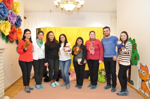 Əziz bağçada “Ana məni bağışla” tamaşası