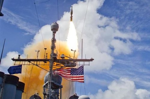 Suriyaya raket zərbələrinin görüntüləri yayıldı – VİDEO