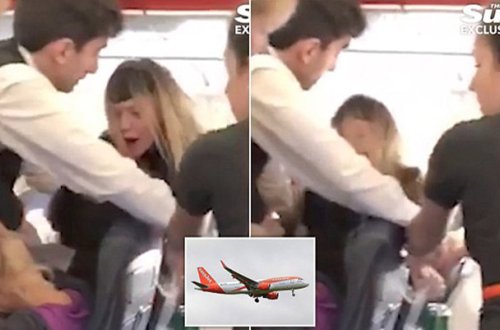Sərxoş qızlar təyyarədə oyun çıxardı - Video