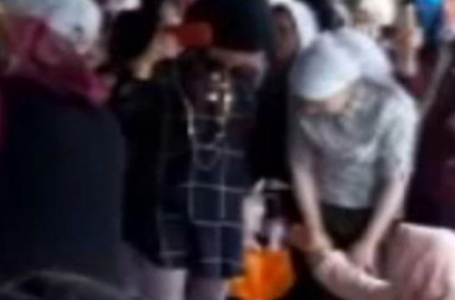 Toy evində DƏHŞƏT: Taxta eyvan çökdü... - VİDEO