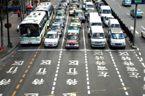 Çində “ağıllı” piyada keçidləri yaradıldı