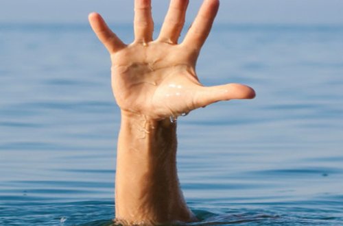 Sumqayıtda FACİƏ: 2 nəfər dənizdə batdı