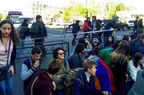 Yerevanda tələbələr dərsləri boykot edir - VİDEO