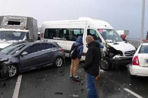 Zəncirvari qəza: 22 nəfər yaralandı