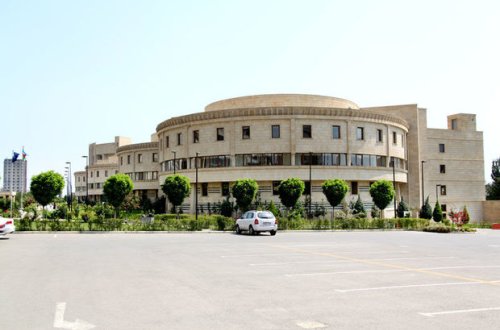 Milli Oftalmologiya Mərkəzinin əməkdaşlarına fəxri adlar verilib