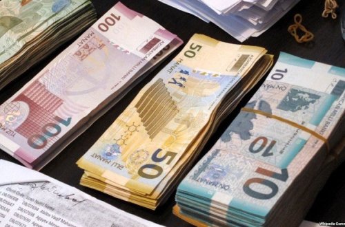 “150 manat təqaüd alanların kreditləri bağlansın”
