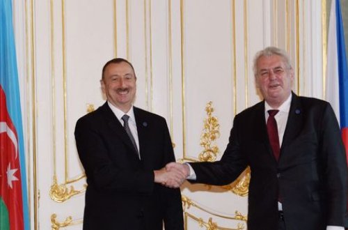 Miloş Zeman İlham Əliyevi ölkəsinə dəvət edib