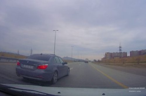 ''Trasda'' avtomobilə təpik atan sürücünün kimliyi məlum oldu - ''QOÇU'' məsuliyyətə cəlb edilməyib...?