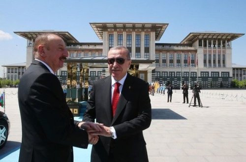 İlham Əliyev “Can Azərbaycan” mahnısı ilə qarşılandı - VİDEO