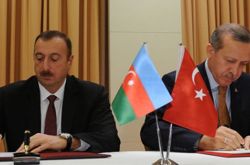 Azərbaycan-Türkiyə sənədləri imzalanıb
