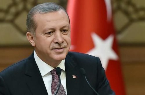 Türkiyə prezidenti AXC-nin 100 illiyi münasibətilə xalqımızı təbrik edib