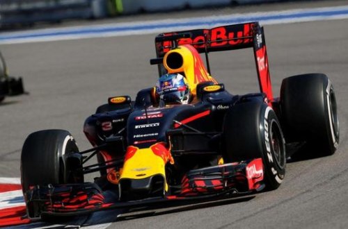 “Formula-1”-də ilk qəza – FOTO