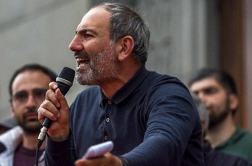 Rusiyalı deputatlar Ermənistandakı etirazçıların lideri ilə görüşəcək