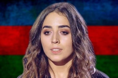 Erməni qızı Azərbaycan bayrağının fonunda mahnı oxudu – VİDEO