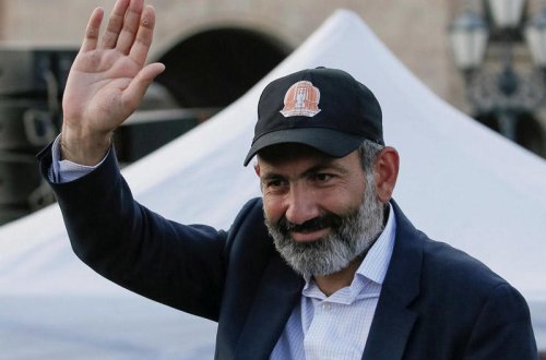 Etirazçılar Yerevanda meydana toplaşırlar: bu gün yeni baş nazir seçiləcək