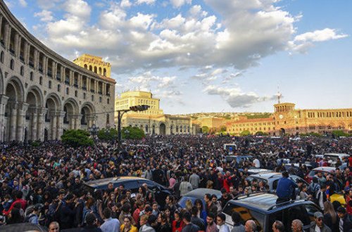 Yerevan sakinləri yenidən küçələrdə