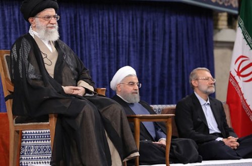 Ayətullah Xamenei ABŞ-a xəbərdarlıq edib: “Bizi vursanız, vurulursunuz”