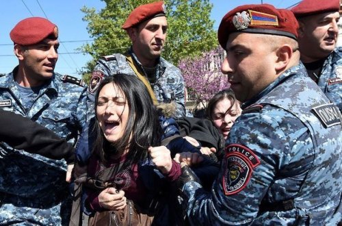 Yerevan yenidən ayağa qalxdı