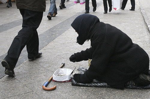 Deputat: Dilənçilər Bakının gözəlliyinə xələl gətirir