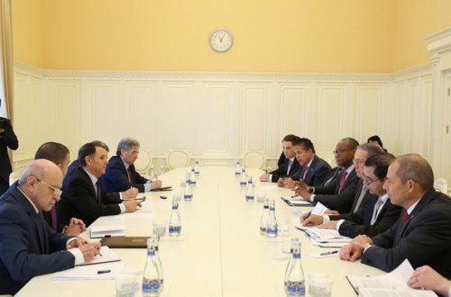 Baş nazir: Həm ABŞ, həm də Avropa ilə əlaqələri uğurla davam etdiririk