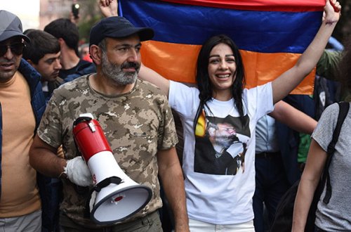 Paşinyan səfirlərlə görüşəcək