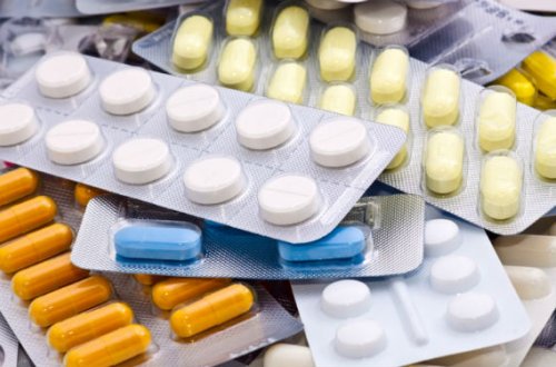 Nəzarətsiz qalan 3 yaşlı körpə dərmandan zəhərləndi