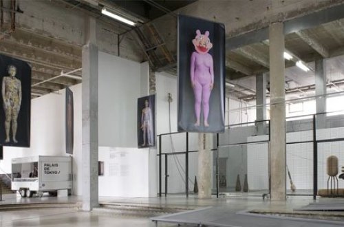 Bu muzeyə girmək istəyənlər soyunur -FOTO