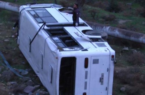  SON DƏQİQƏ: Məktəb avtobusu qəzaya uğradı: şagirdlər xəstəxanada