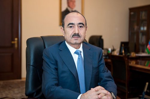 “Tutduğunuz səhv yoldan çəkinin” - Əli Həsənov