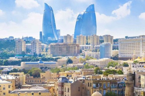 Nazirlik havadakı kəskin qoxuya görə restoranları günahlandırdı