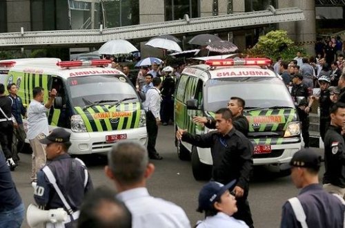 İndoneziyada 2 kilsədə partlayış törədilib: 9 nəfər həlak olub