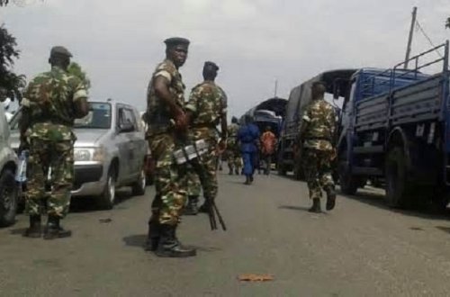 Myanmada üsyançılar hərbi bazaya hücum etdi - 15 ölü, 20 yaralı