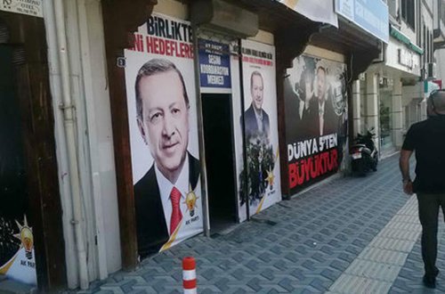 Hakim partiyanın binasına hücum olub