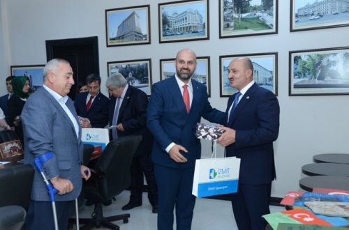 Nəsimi rayon İcra Hakimiyyətinin Başçısı Türkiyə Respublikasının İzmit Bələdiyyəsi nümayəndələrini qəbul edib