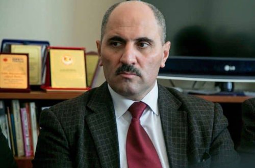 Azər Həsrət: “Məncə baş qoşmağa dəyməz”