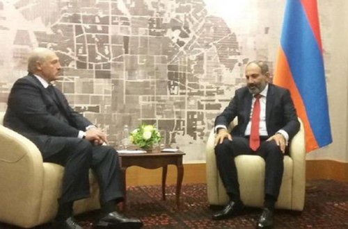 Lukaşenko Paşinyanla görüşündə hansı vədləri verdi?