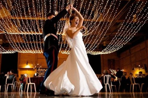 Deputat: Rəqsə getməkdənsə, ailə necə olur, onu öyrənsinlər