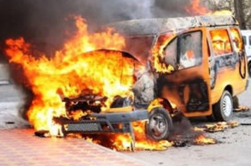 Azərbaycanda mikroavtobus yanıb, zərərçəkən var