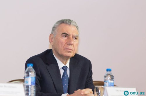 Əli Həsənov məcburi köçkün etirazlarına təşkilatçılığı təkzib edir