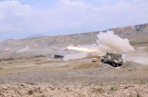 Raket-artilleriya bölmələrinin taktiki təlimləri - FOTO