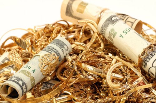 Masallıda üç evdən altı minlik oğurluq