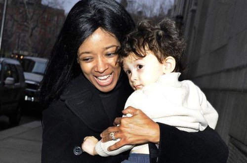 Keçmiş model oğlu ilə birlikdə özünü binadan atdı - FOTO