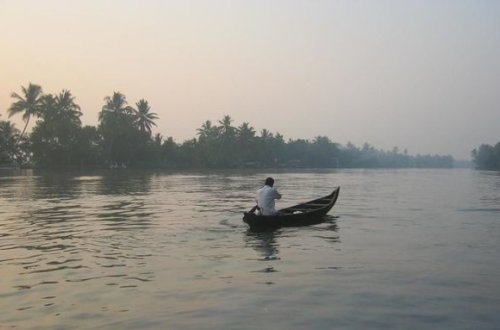 Zabit Şimali Koreyadan qayıqda qaçdı