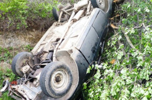 Gədəbəydə avtomobil aşdı - Xəsarət alan var