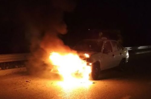 Gəncədə avtomobil durduğu yerdə yandı - Xəsarət alan var