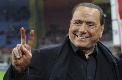 Berluskoniyə katibəsindən milyonlar miras qalıb